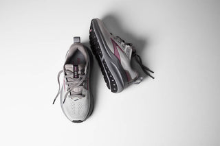 Women's Ariel GTS 26 - Oyster Mushroom / Alloy / Pink